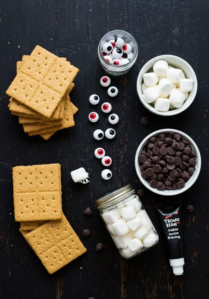 Hocus Pocus S'mores Pops