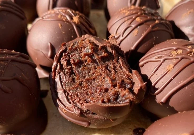 Gluten-free and paleo Brownie Protein Bites, perfect healthy snacks.