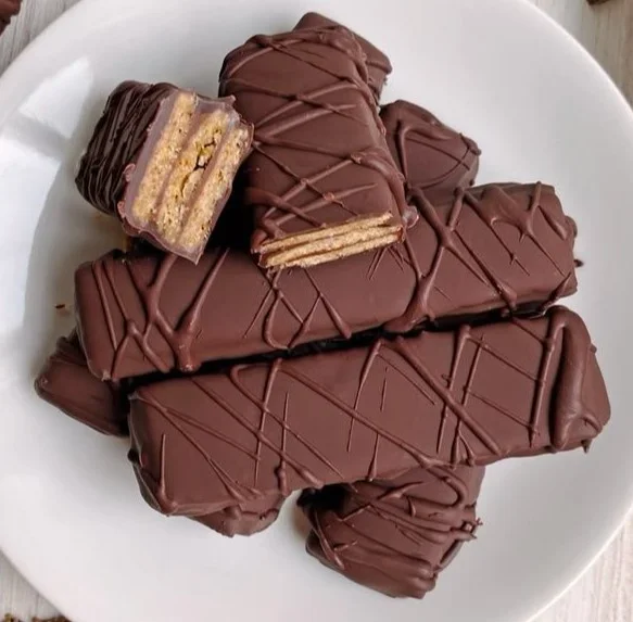 Healthy Kit Kat recipe, gluten-free and vegan treat from Bake It Paleo