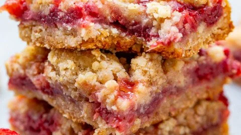 Delicious Strawberry Oatmeal Crumble Bars with a fruity filling and oat topping