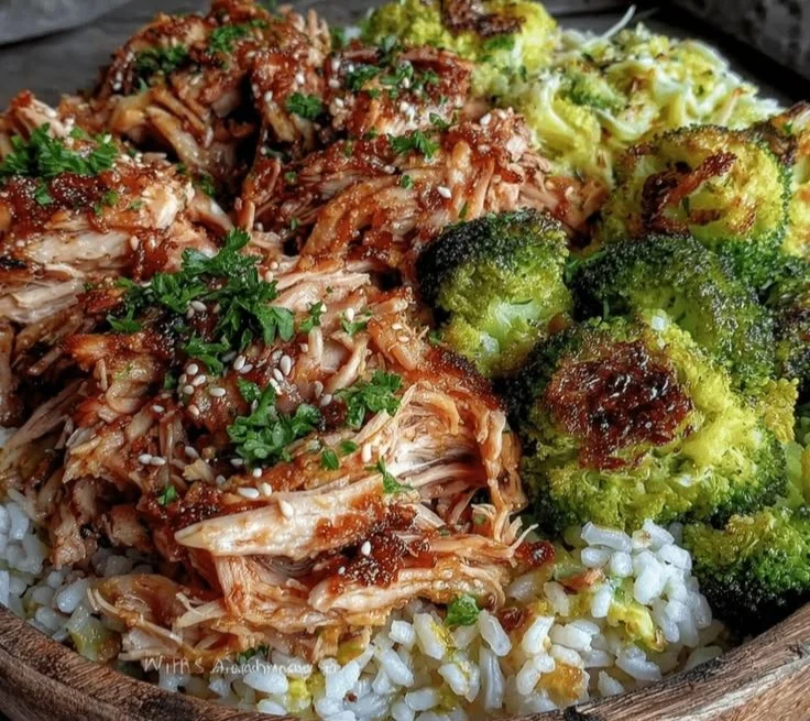 High-protein shredded chicken meal-prep bowls for healthy eating