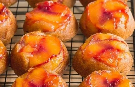 Delicious Peach Upside Down Mini Cakes with caramelized peaches on top